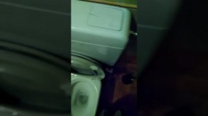 Как гудит бачок унитаза..