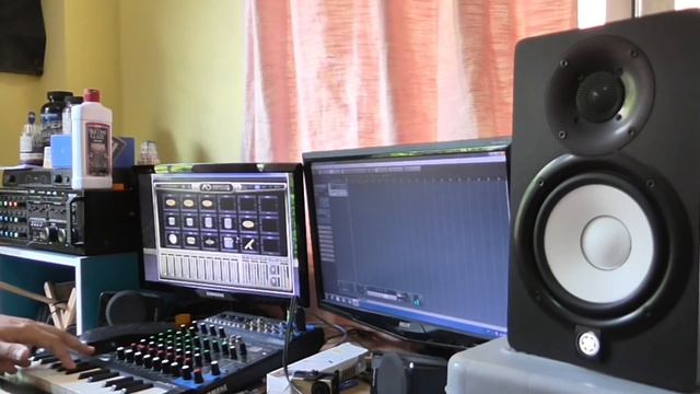 ลำโพงมอนิเตอร์ Yamaha Studio Monitor HS5 смотреть онлайн