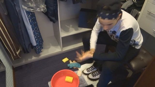 как ВОССТАНОВИТЬ КРОССОВКИ за минимальные ДЕНЬГИ? SNEAKEREVIVAL ep.1 смотреть онлайн