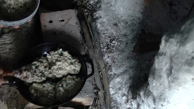 Танюха в лесу ? Жека в Избе из камыша ? Бушкрафт-готовка - Серия 27 смотреть онлайн