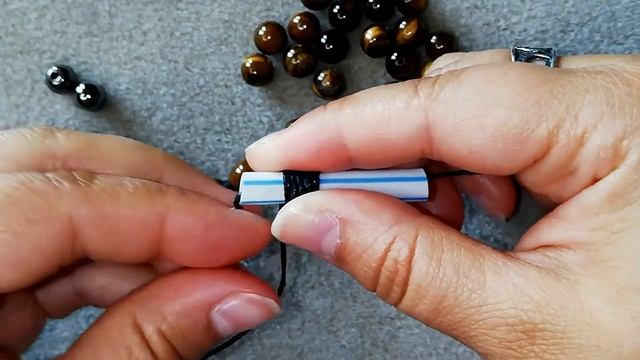 Браслет скользящий узел с помощью коктельной трубки  мастер класс