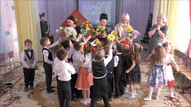 Утренник 8 Марта в Детском саду 42 Группа "Незабудка" смотреть онлайн