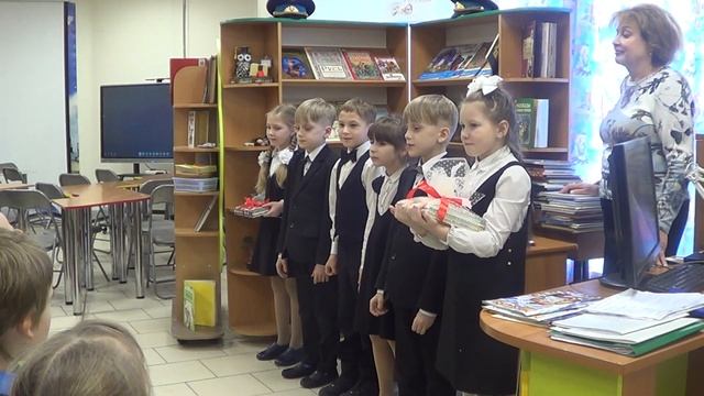 Гатчина. Детская библиотека. Книгодарение смотреть онлайн