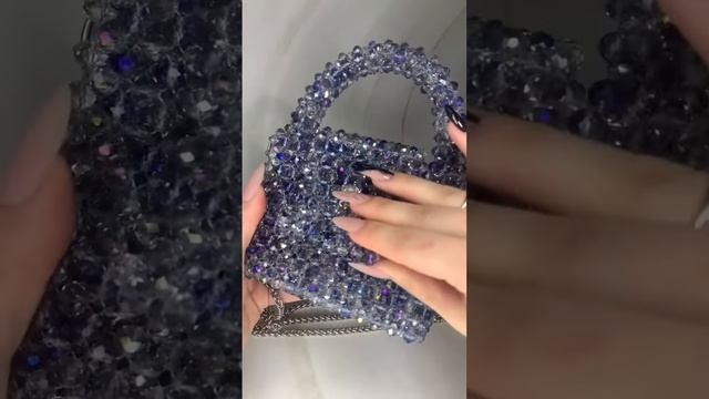 Сумка из хрустальных бусин ручной работы (без фильтров) #сумкаизбусин #сумка #ручнаяработа #хрусталь смотреть онлайн