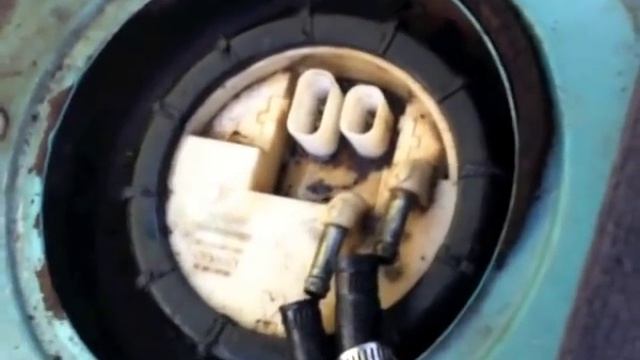 Nissan Micra K11 Fuel Pump Replacement смотреть онлайн
