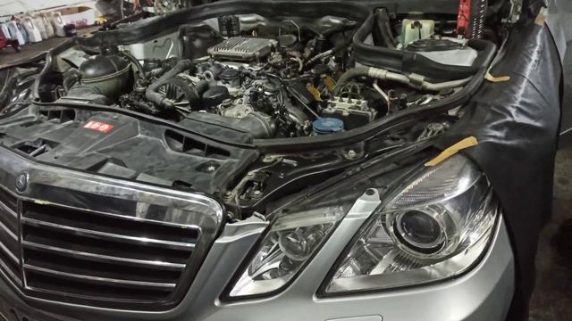 Mercedes 212 E300 шум поршневой группы. Задиры в цилиндрах смотреть онлайн