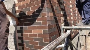 Монтаж клинкерных термопанелей.