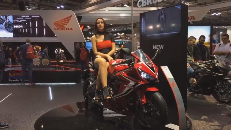 Honda CBR650R - будущее современного спортбайка смотреть онлайн