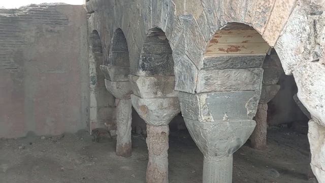 "Из пены...монтажной": фанерный лохотрон горе-реставраторов в античных термах смотреть онлайн