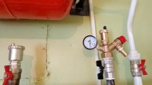 как создать давление в системе отопления без специального насоса.