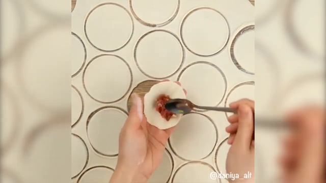 Корейские пельмени Манду - больше нравится жареный вариант смотреть онлайн