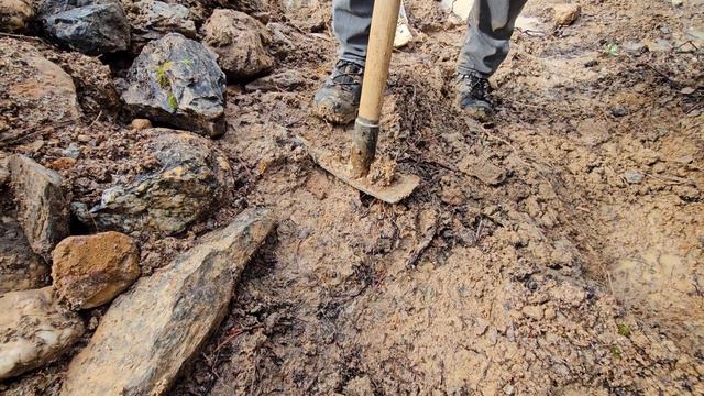 Garrett Axiom Vs. Minelab SDC 2300 Sensitivity Test - Axiom Finds Gold