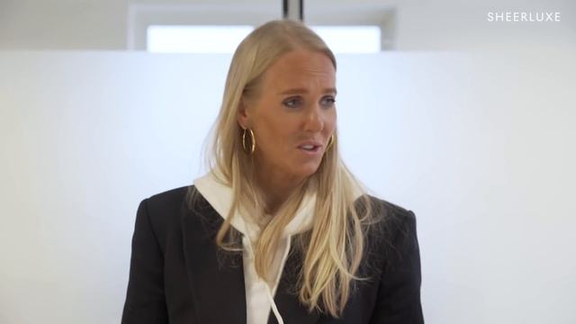 Victoria Beckham Fashion Shoot & Team Workwear Outfits | Behind-The-Scenes смотреть онлайн