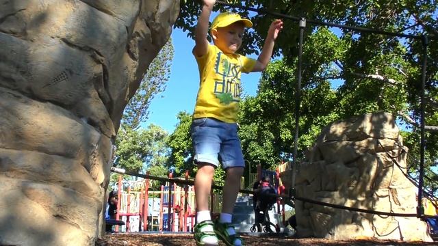 Vlog Как выглядит Детская Площадка в Америке / Сhildren playing at the playground смотреть онлайн