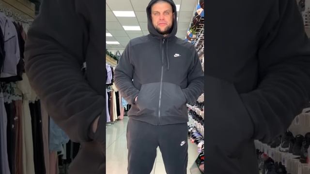 МУЖСКОЙ ФЛИСОВЫЙ КОСТЮМ NIKE SPORTSWEAR ESSENTIALS+ WINTER DD4882_DD4892_010 в Sportswear Харьков смотреть онлайн