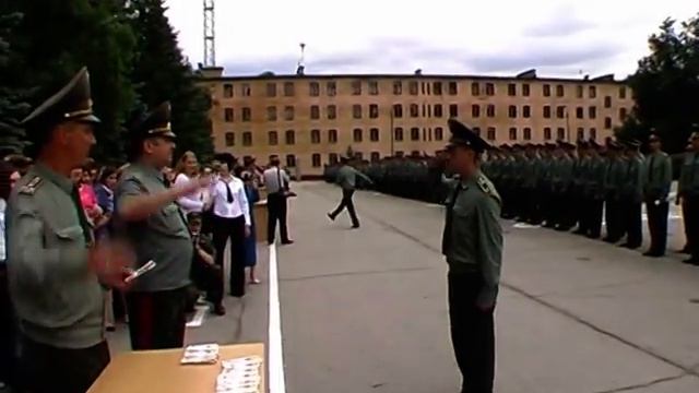2. Тула Выпуск ТАИИ 2005 6-й взвод (вручение погон) смотреть онлайн