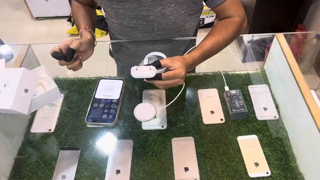 Apple AirPods Pro 2 Gen With USB-C Unboxing & First Look смотреть онлайн