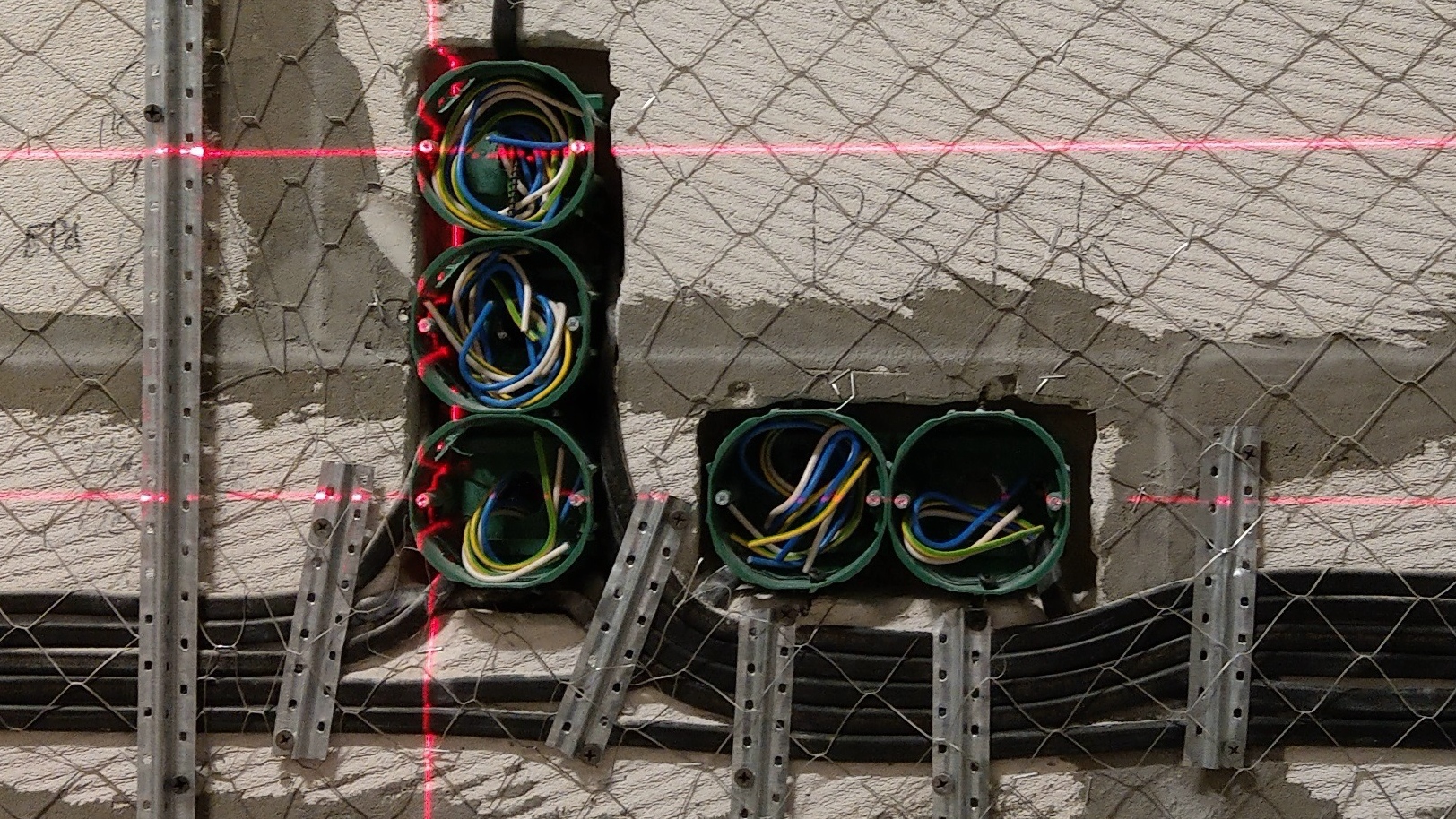 Разводка электрики в спальне.