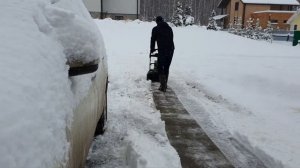 Проверка аккумуляторного снегоуборщика GreenWorks GD40ST в сложных условиях