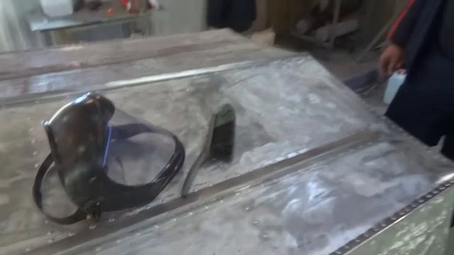 Очистка корпуса лодки от старой краски смотреть онлайн