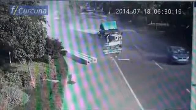 Жесть Неудачная перевозка бетонных столбов medium смотреть онлайн