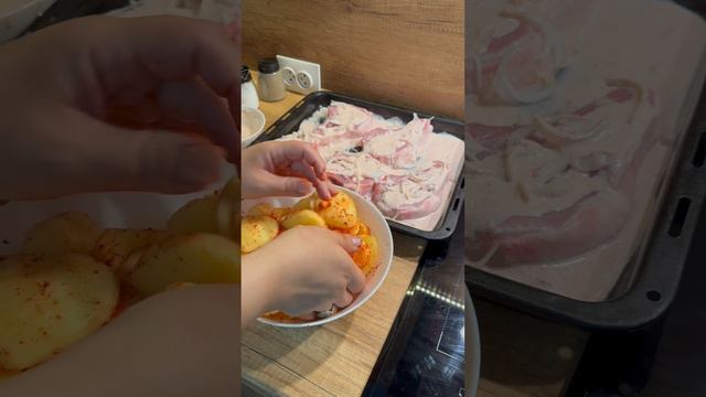 Свинина оболденная в сметанном соусе 🔥