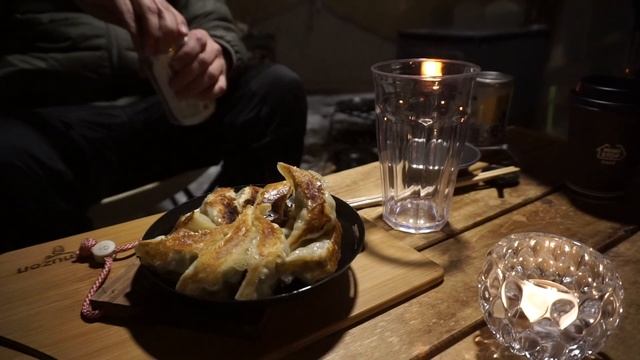 薪ストーブで餃子を焼く雪中キャンプ。最高に美味すぎた！サーカスTC BIG смотреть онлайн