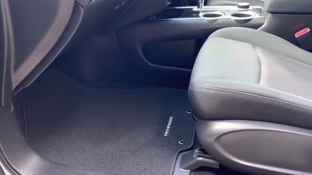 2019 Nissan Pathfinder ST смотреть онлайн