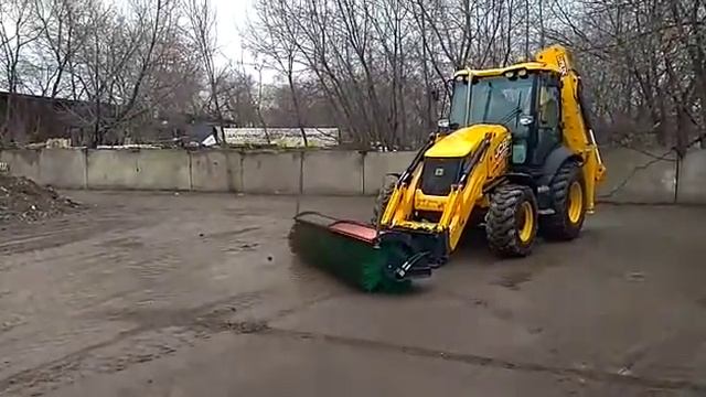 Аренда экскаватора-погрузчика JCB 3CX с коммунальной навесной щеткой смотреть онлайн