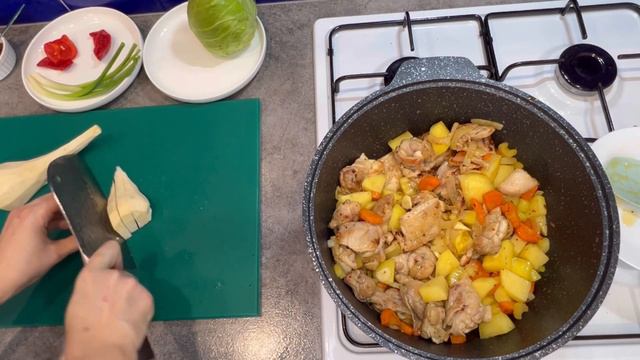 Чем накормить семью за 30 минут. ОВОЩНОЕ РАГУ с курочкой! Невероятно вкусно. смотреть онлайн