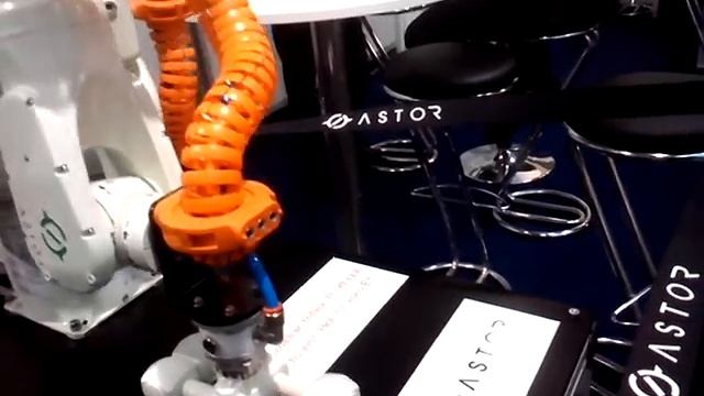 Выставка автоматики в Варшаве, стенд SCHMALZ