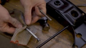 Ремонт офисного кресла .  Сломалась Пиастра - механизм качания компьютерного кресла.