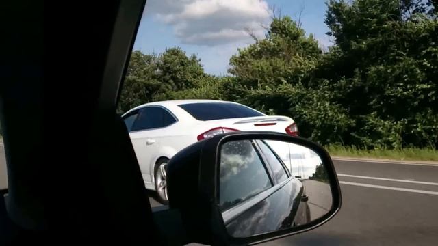 Ford Mondeo Mk4 2.0 (240 h.p) vs Ford Mondeo Mk4 (270 h.p) смотреть онлайн
