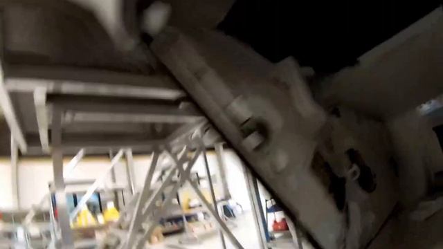 EC-225 Super puma inside a hanger смотреть онлайн