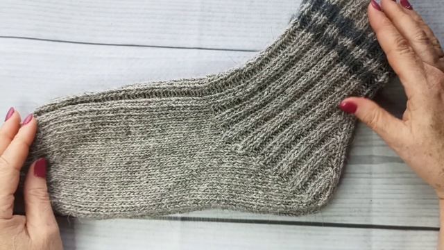 22 октября 2022 г. Носочная тема продолжается. Связала шапочку. смотреть онлайн