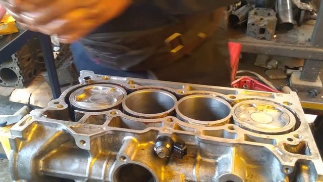 Armado de motor Nissan Versa motor HR16 Pistones torque y ajuste parte 2 смотреть онлайн