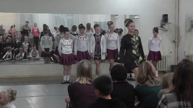 Женька танцует ирландские танцы)) смотреть онлайн