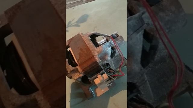 Paltaryuyan Maşın Matoru parablemi kömür deyişmək. Çamaşır makinesi motoru смотреть онлайн