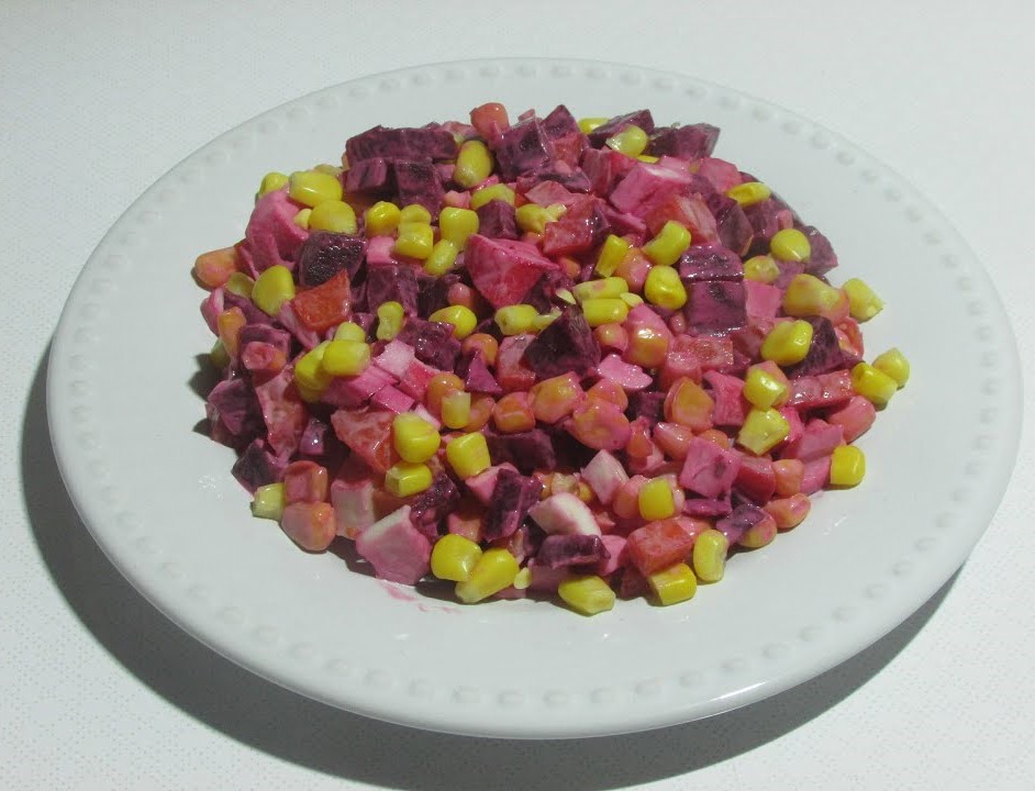 ОЧЕНЬ ВКУСНЫЙ И ПРОСТОЙ САЛАТИК С КРАБОВЫМИ ПАЛОЧКАМИ И СВЁКЛОЙ! смотреть онлайн