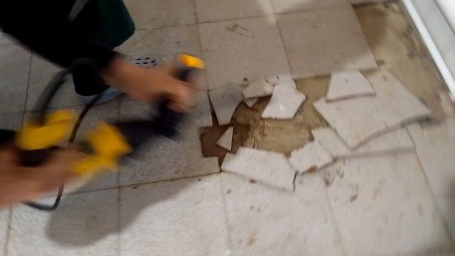 ПЕРФОРАТОР DEWALT D25133. смотреть онлайн