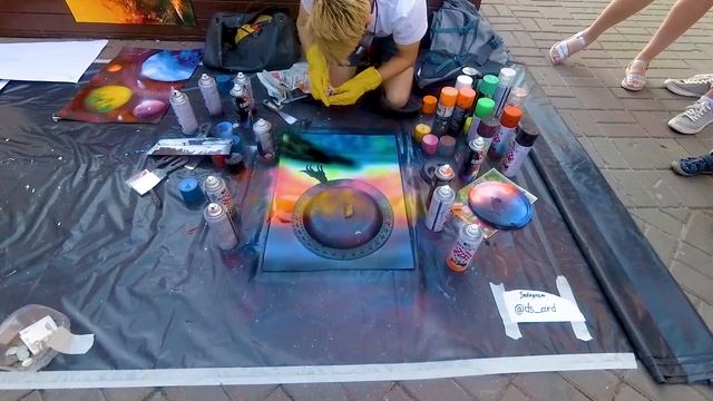 Арт. Рисунок баллончиками / Уличный художник смотреть онлайн