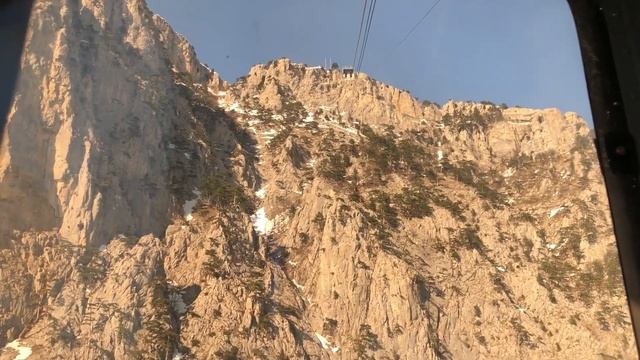 Поднимаюсь на канатной дороге на вершину горы Ай-Петри | Катаюсь на снегоходе