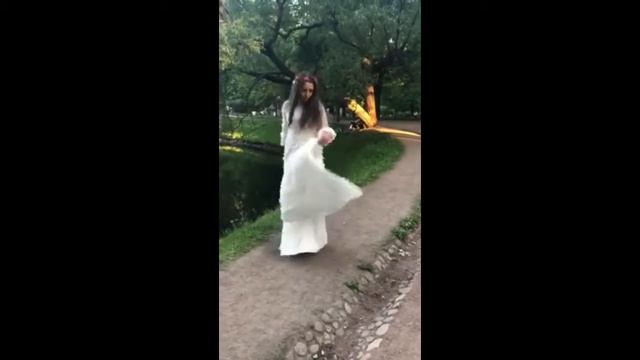 Вечернее платье в стиле невесты смотреть онлайн