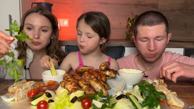 МУКБАНГ ШАШЛЫК ИЗ КУРИНЫХ КРЫЛЫШЕК | сосиски на гриле|дачные вечеринки|MUKBANG CHICKEN WING SHASHLI смотреть онлайн