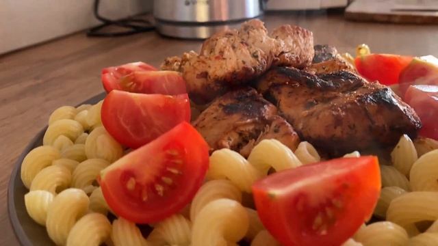 ПОЛГОДА в Москве. Пришлось ПЕРЕЕЗЖАТЬ... 3 квартиры за 6 месяцев и мой тренировочный день. смотреть онлайн