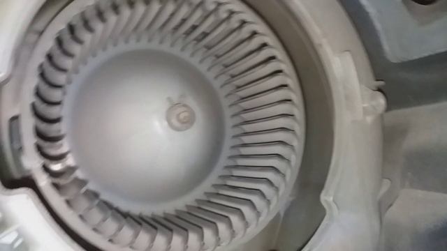Замена моторчика печки на Мазда 6 смотреть онлайн