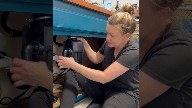 Garbage Disposal Install смотреть онлайн