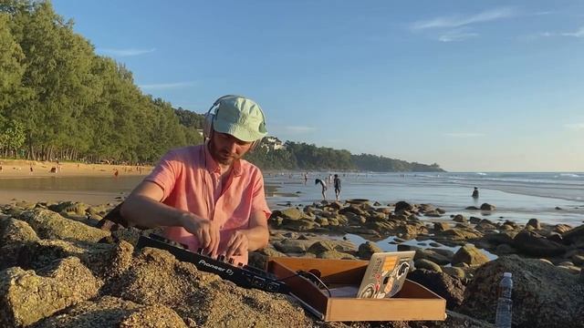 Groovy House Music Mix - Phuket SunSet смотреть онлайн