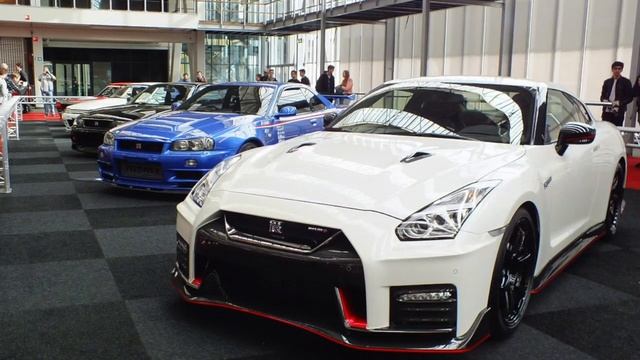 Unleashing the Beast: A Close Look at the Second-Gen Nissan GT-R смотреть онлайн