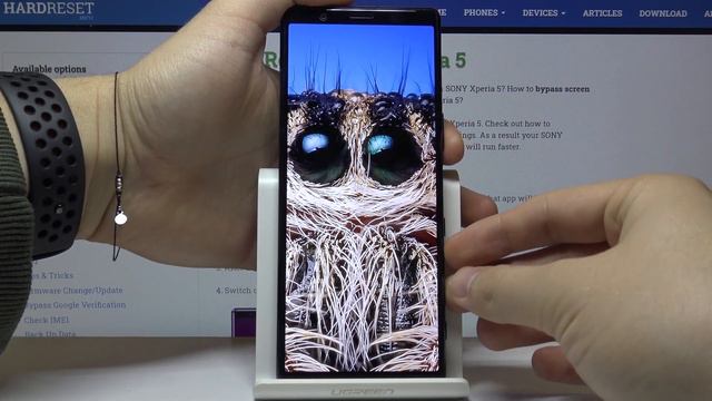 How to Take a Screenshot in Sony Xperia 5 – Save Display смотреть онлайн